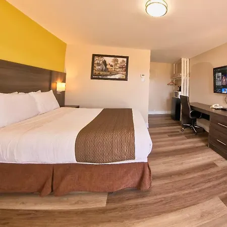 Maple Leaf Inn & Suites-3