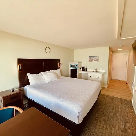 The Sandcastle Beachfront Hotel-2
