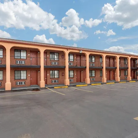 Econo Lodge Nashville North-3