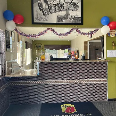 Super 8 By Wyndham San Antonio/Riverwalk Area-2