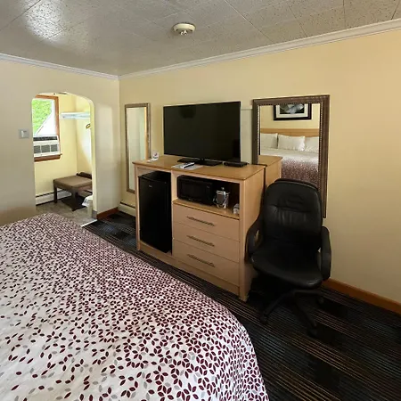 Colonial Motel-3