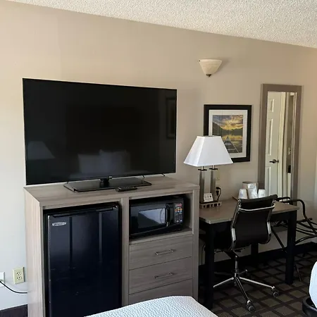 Baymont By Wyndham Eden-3