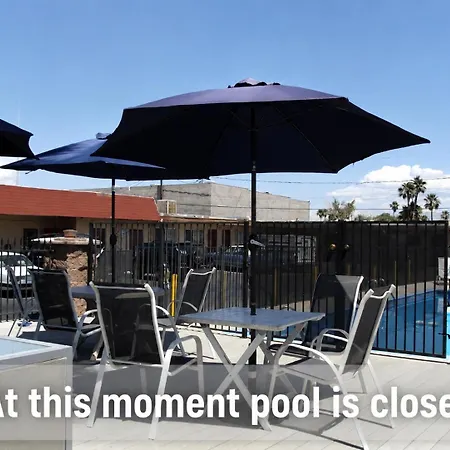 Desert Hills Motel-3