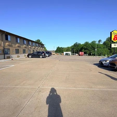 Super 8 By Wyndham Macomb-3