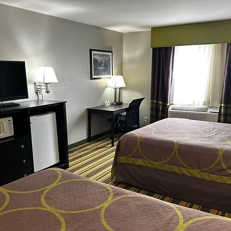 Super 8 By Wyndham Mound City-2