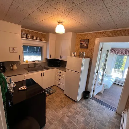 Claddagh Motel & Suites-3