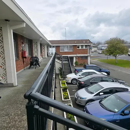Kuirau Park Motor Lodge- Thermal Mineral Pool-2