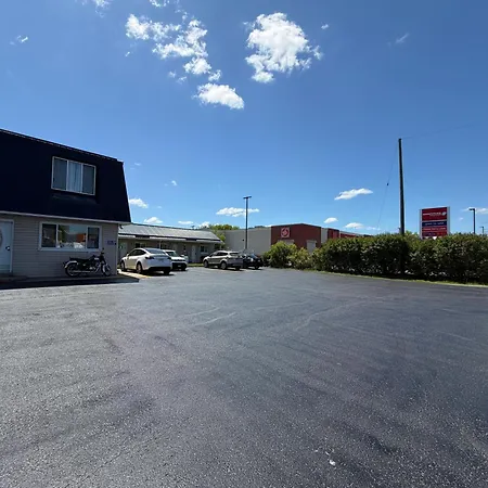 Perth Plaza Inn & Suites-2