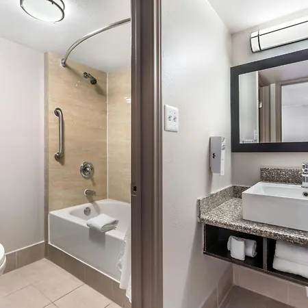 Red Roof Inn North Dallas - Park Central-2