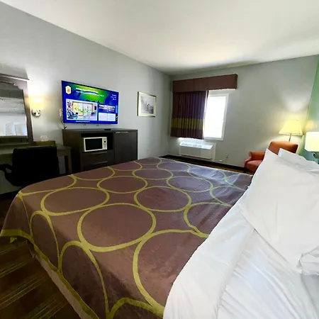 Super 8 By Wyndham Sweet Springs-3