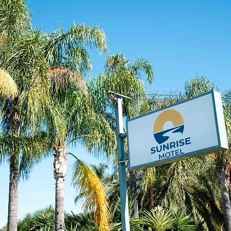 Sunrise Motel-2