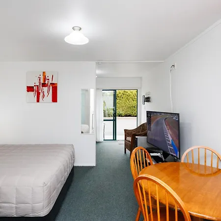 Celtic Motel-3