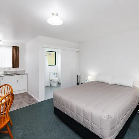 Celtic Motel-2