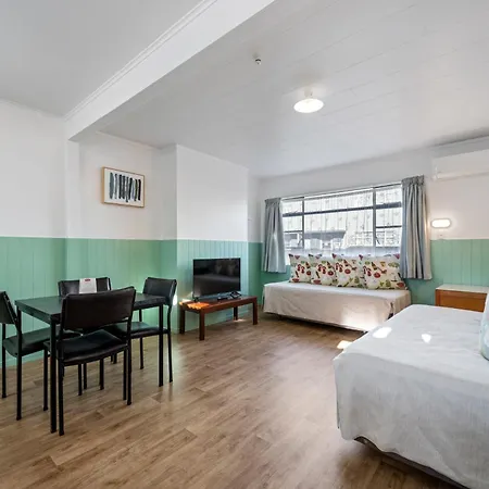 Bings Motel-3