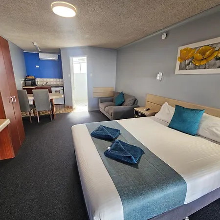 Rockhampton Court Motor Inn-3