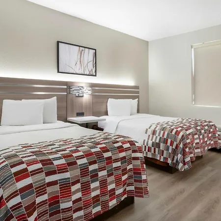 Red Roof Inn & Suites Beaumont-3