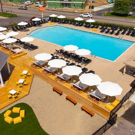 Driftaway Hotel And Pool-3