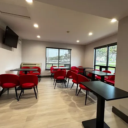 Ramada By Wyndham Kingston-2