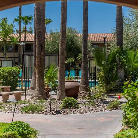 La Fuente Inn&Suites-2