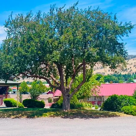 Golden West Motel-2