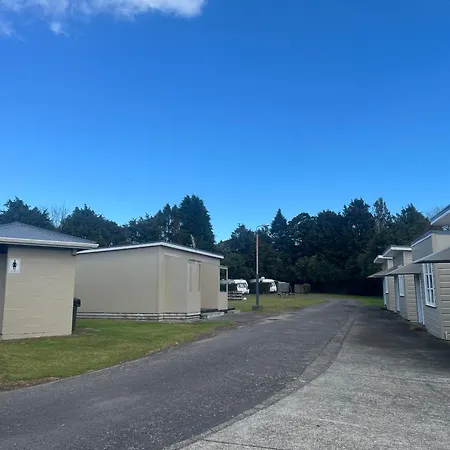 Stratford Motel & Holiday Park-3
