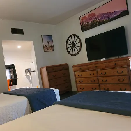 Desert Hills Motel-2