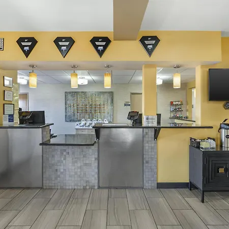 Best Western Plus The Four Corners Inn-2