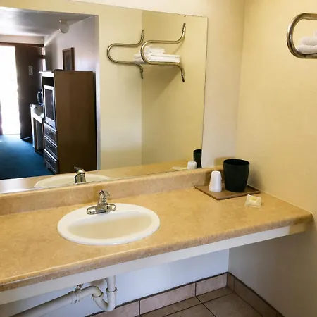 Sunrise Inn - Bradenton-3