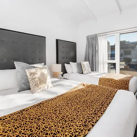 Middlemore Motel-2