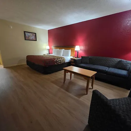 Econo Lodge Whiteville-3