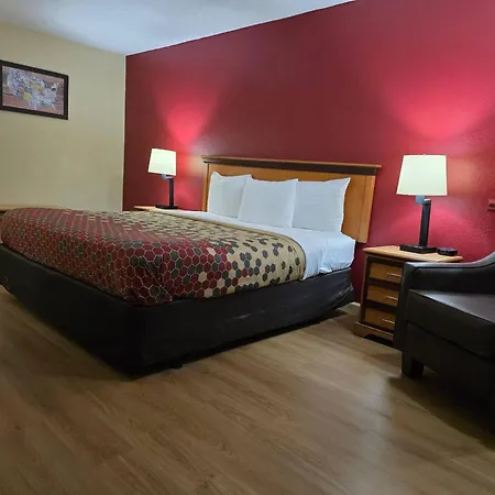Econo Lodge Whiteville-2