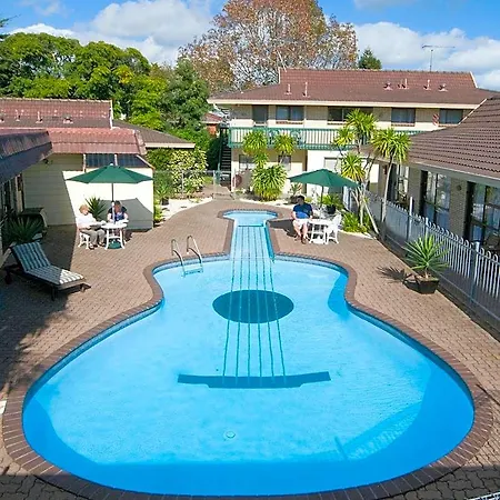 Dukes Midway Lodge-3