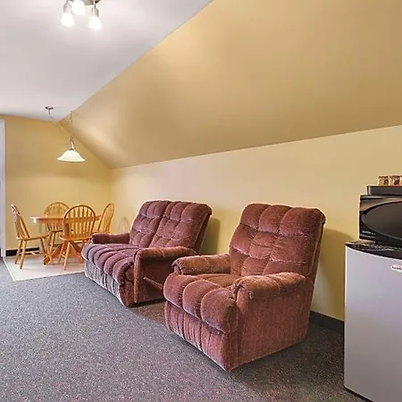 Travelodge By Wyndham Fredericton-2