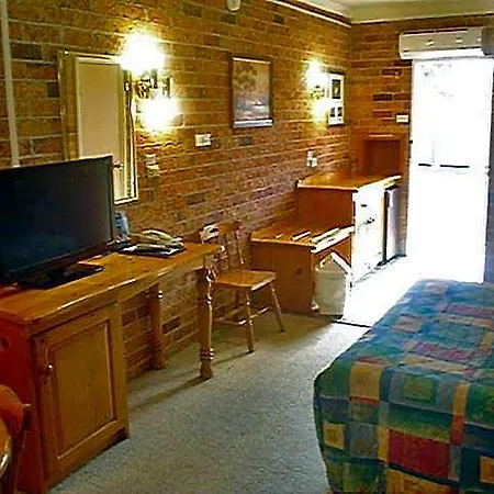Coachmans Rest Motor Lodge-2