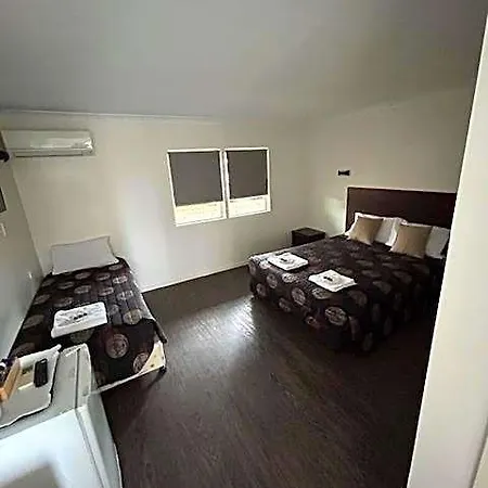 Coal N Cattle Hotel Motel-2