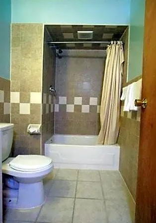 Meadowbrook Motor Lodge-2
