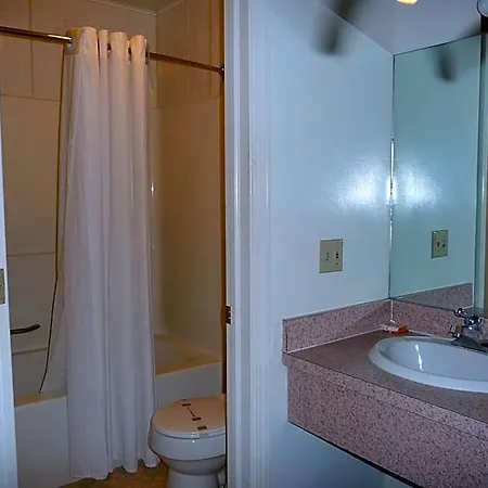 Red Rose Motel-2