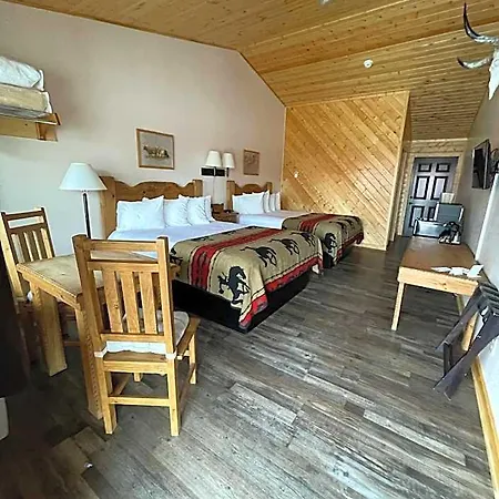 The Longhorn Ranch Resort Lodge & Rv Park-3
