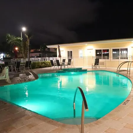 Curtis Inn & Suites-3