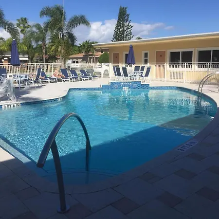 Curtis Inn & Suites-2