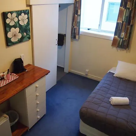 Kiwi'S Nest Budget Accommodation & Backpackers-2