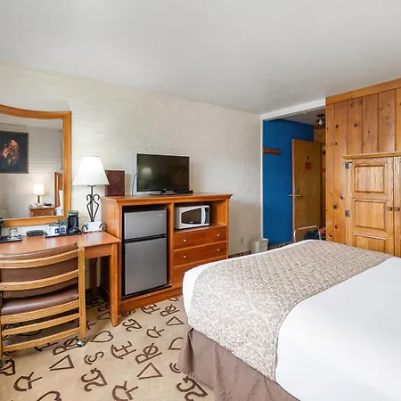 Dude Rancher Lodge-3