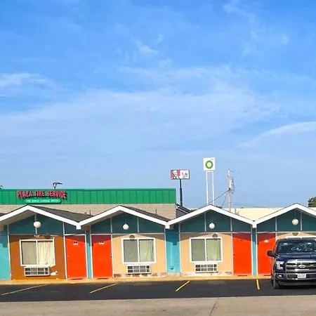Gray Plaza Motel Benton Rend Lake I-57-2