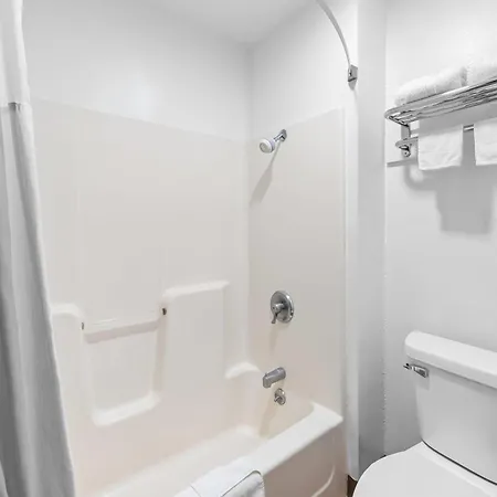 Days Inn By Wyndham York-3