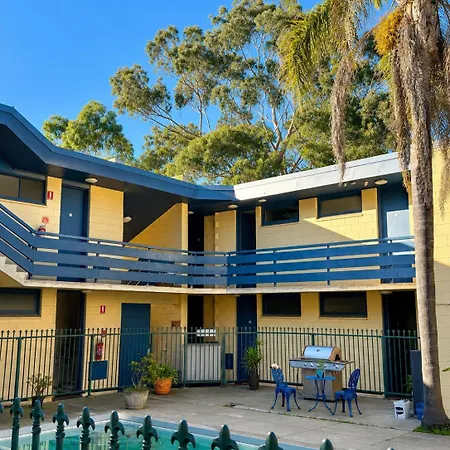 Pathfinder Motel-2