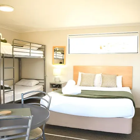 Lakes Edge Holiday Park-3