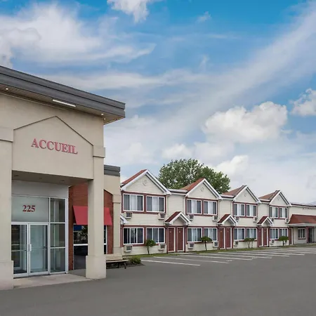 Travelodge By Wyndham Drummondville-2