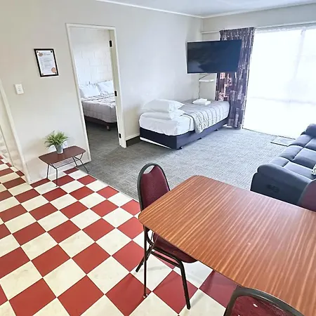 Maple Lodge Motel-3