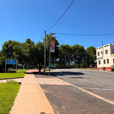 Country Roads Motor Inn-2