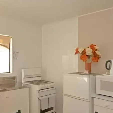Gloucester House Motel-3